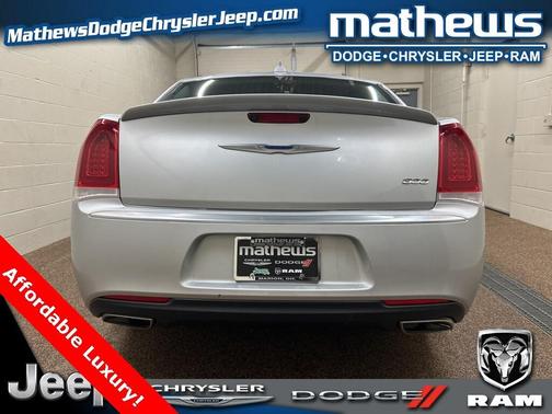 2020 Chrysler 300 Touring
