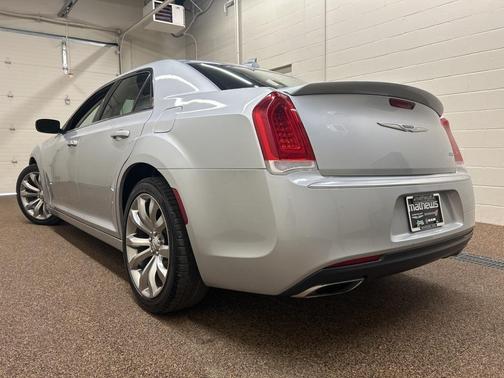 2020 Chrysler 300 Touring