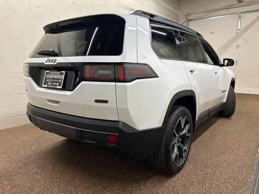 Bright White Clearcoat 2026 Jeep Cherokee Overland