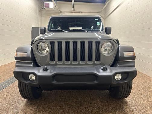 Sting Gray Clearcoat 2022 Jeep Wrangler Unlimited Sport