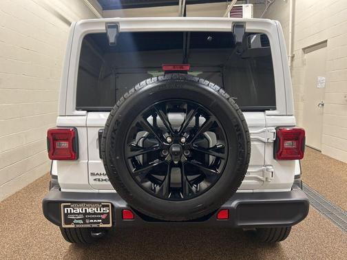 2025 Jeep Wrangler 4xe Sahara