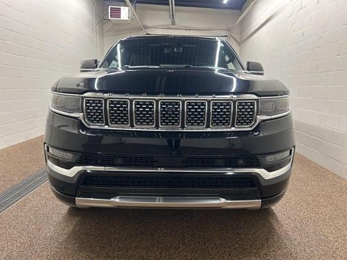Diamond Black 2025 Jeep Grand Wagoneer Series III