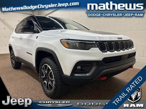 Bright White Clearcoat 2024 Jeep Compass Trailhawk