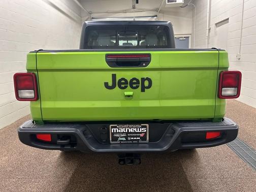 2025 Jeep Gladiator Sport