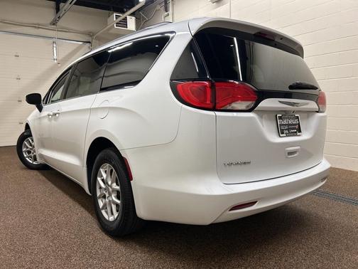 2021 Chrysler Voyager LXI