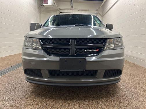 Destroyer Gray Clearcoat 2020 Dodge Journey SE Value