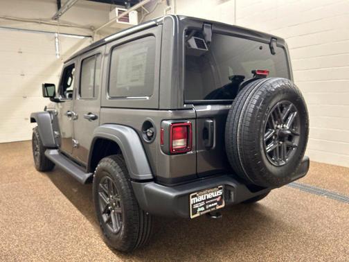 Granite Crystal Clearcoat Metallic 2027 Jeep Wrangler Sport