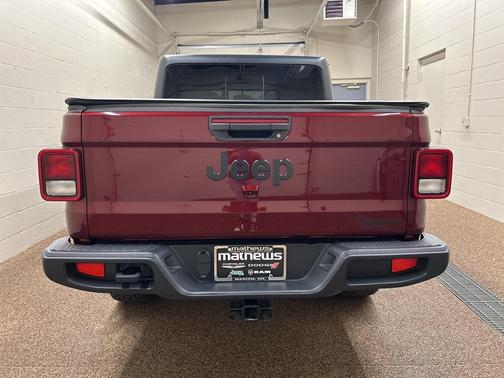2021 Jeep Gladiator Sport