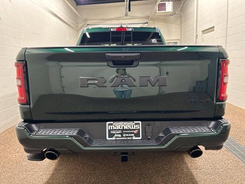 Serrano Red 2027 RAM 1500 Express