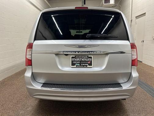 2012 Chrysler Town & Country Touring