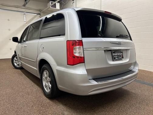 2012 Chrysler Town & Country Touring