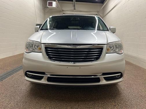 2012 Chrysler Town & Country Touring