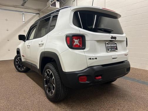 2023 Jeep Renegade Trailhawk