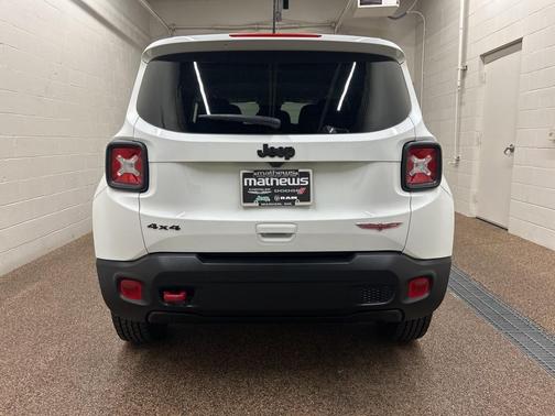 2023 Jeep Renegade Trailhawk