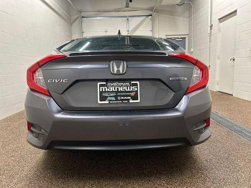 Polished Metal Metallic 2018 Honda Civic Touring