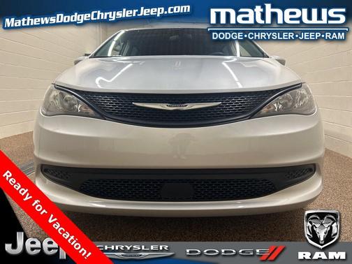 2022 Chrysler Voyager LX