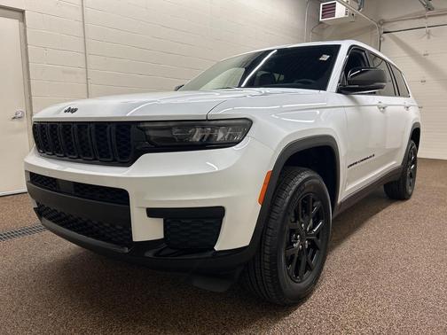 2025 Jeep Grand Cherokee L Laredo