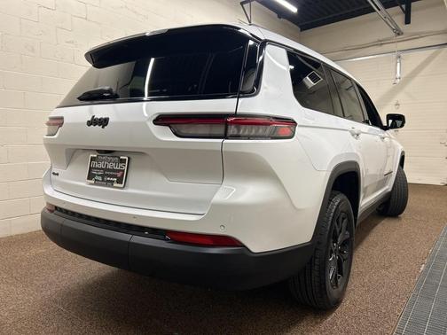 2025 Jeep Grand Cherokee L Laredo