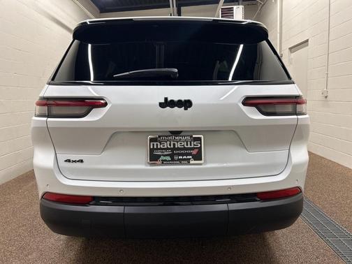 2025 Jeep Grand Cherokee L Laredo
