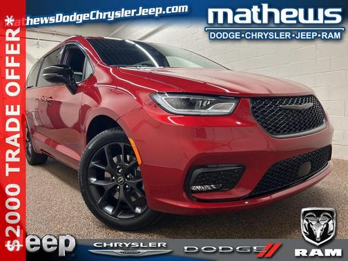 2026 Chrysler Pacifica Select