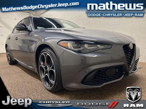 Vesuvio Gray Metallic 2024 Alfa Romeo Giulia Veloce