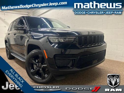 Diamond Black 2024 Jeep Grand Cherokee Laredo