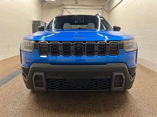 Hydro Blue Pearlcoat 2026 Jeep Cherokee Overland