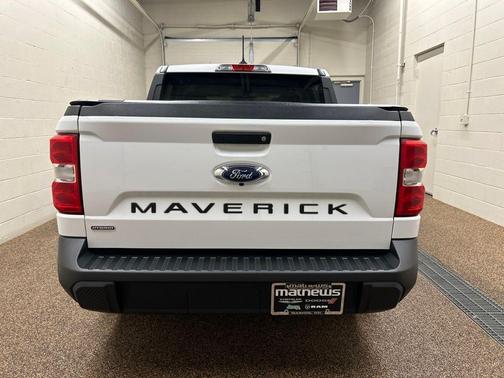 Oxford White 2024 Ford Maverick XL