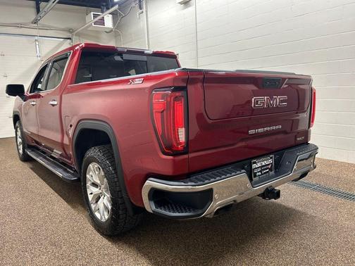Red Quartz Tintcoat 2019 GMC Sierra 1500 SLT