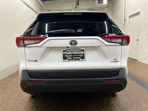 Ice 2024 Toyota RAV4 Hybrid LE