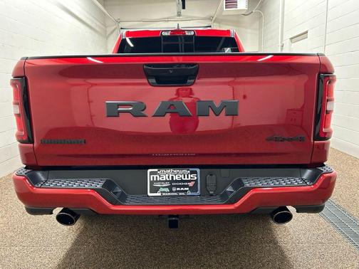 Molten Red Pearlcoat 2026 RAM 1500 Big Horn/Lone Star
