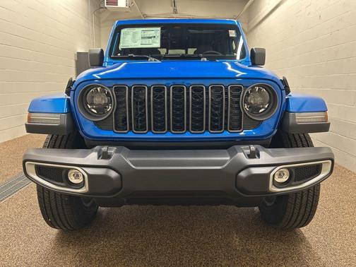 Hydro Blue Pearlcoat 2026 Jeep Gladiator Sport