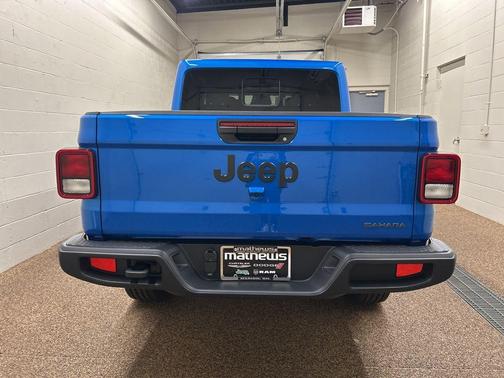 Hydro Blue Pearlcoat 2026 Jeep Gladiator Sport