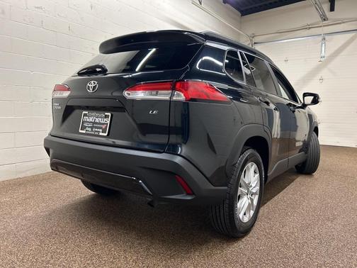 2024 Toyota Corolla Cross LE