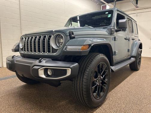 Anvil Clearcoat 2025 Jeep Wrangler 4xe Sahara