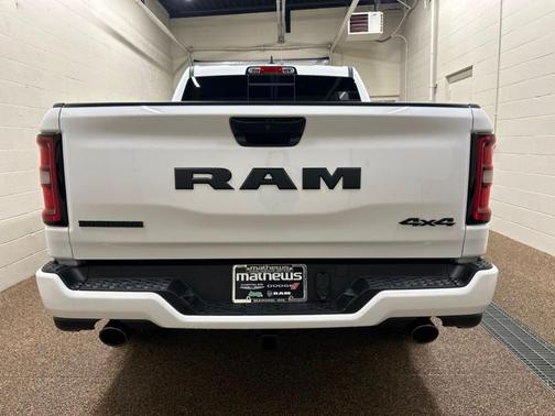 Bright White Clearcoat 2026 RAM 1500 Big Horn/Lone Star
