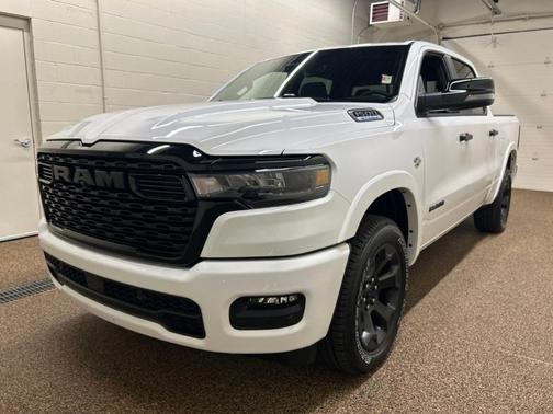 Bright White Clearcoat 2026 RAM 1500 Big Horn/Lone Star