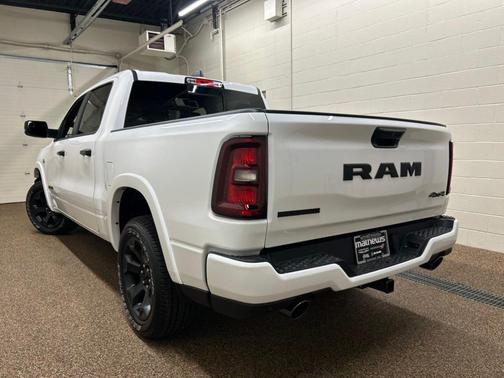 Bright White Clearcoat 2026 RAM 1500 Big Horn/Lone Star