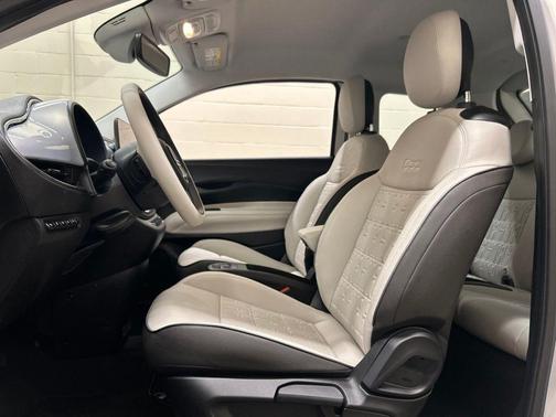 Marine 2024 FIAT 500e Base