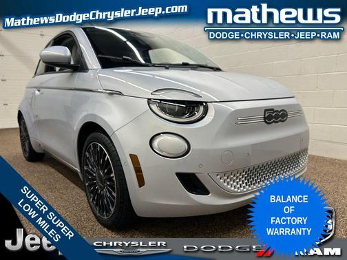 Marine 2024 FIAT 500e Base
