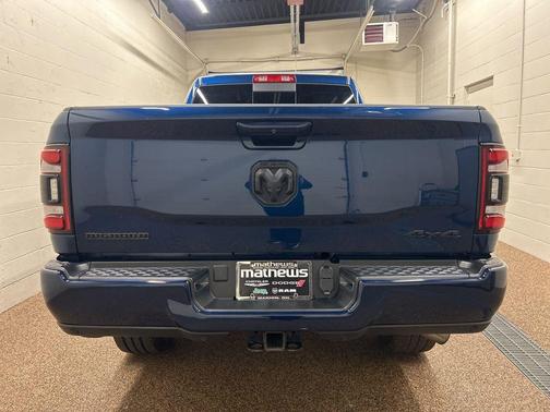Patriot Blue Pearlcoat 2024 RAM 2500 Big Horn
