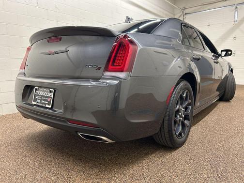 2022 Chrysler 300 S