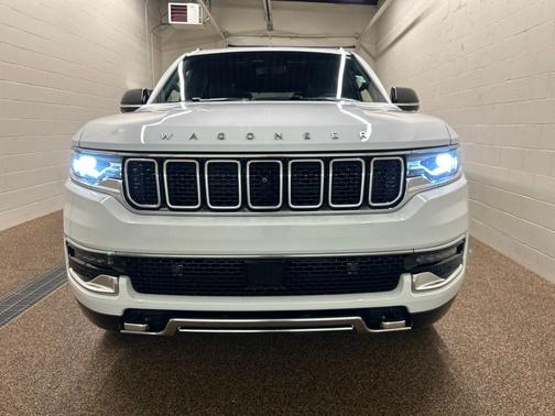 Bright White Clearcoat 2025 Jeep Wagoneer Series III