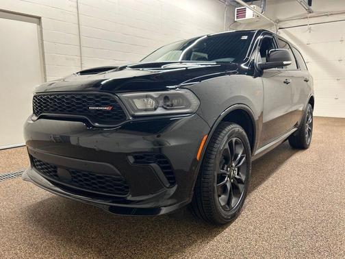 DB Black Crystal Clearcoat 2026 Dodge Durango GT