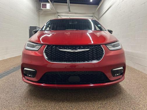 Red 2025 Chrysler Pacifica Select