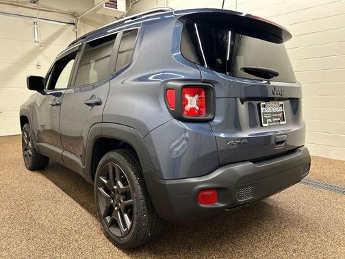 Slate Blue Pearlcoat 2021 Jeep Renegade Latitude