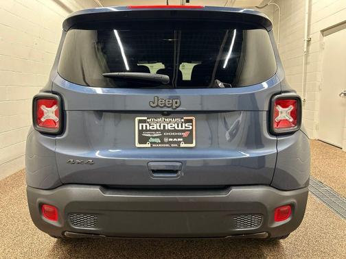 Slate Blue Pearlcoat 2021 Jeep Renegade Latitude