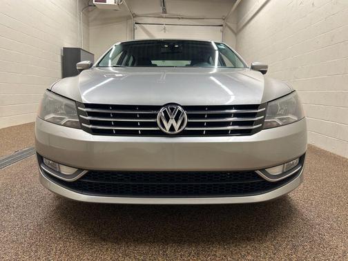 Reflex Silver Metallic 2014 Volkswagen Passat 2.0L TDI DSG SEL Premium