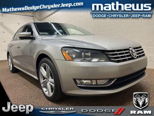 Reflex Silver Metallic 2014 Volkswagen Passat 2.0L TDI DSG SEL Premium