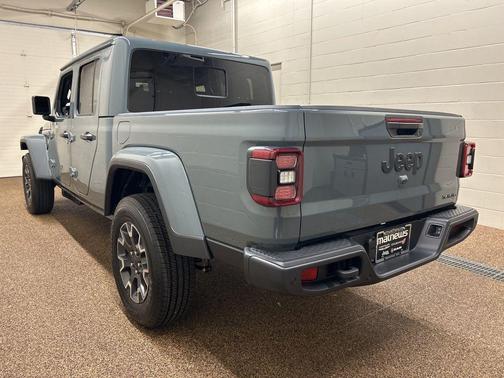Anvil Clearcoat 2026 Jeep Gladiator Sport